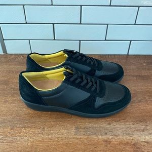 VIONIC Karigan Casual Walking Shoes / Sneaker